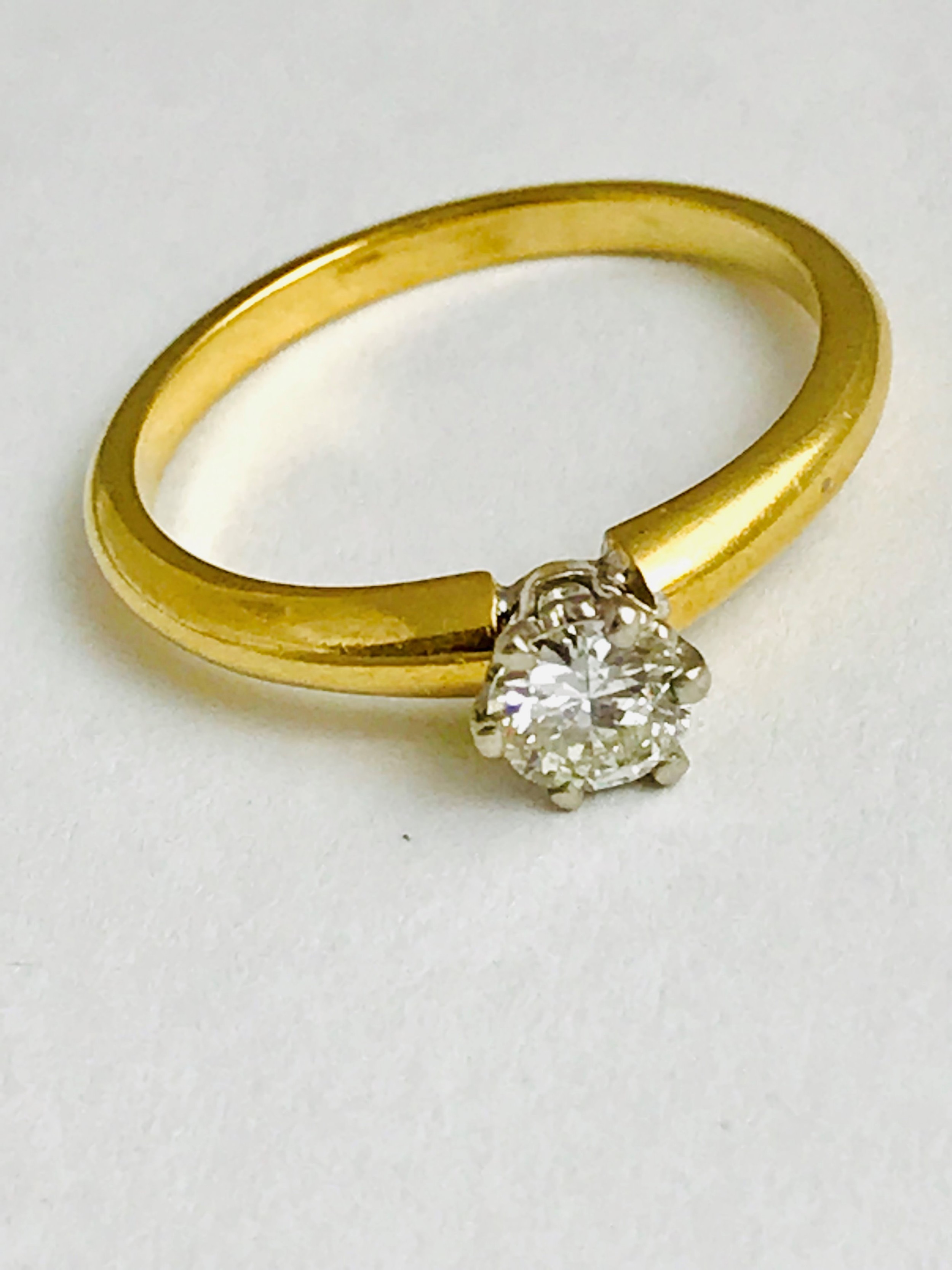 Beautiful Art Deco 18ct Gold 0.4ct Diamond Solitaire Ring