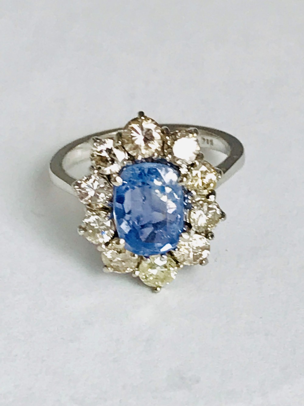 Stunning 18ct White Gold 1.6ct Diamond & 1.6ct Cornflower Blue Sapphire Ring View II
