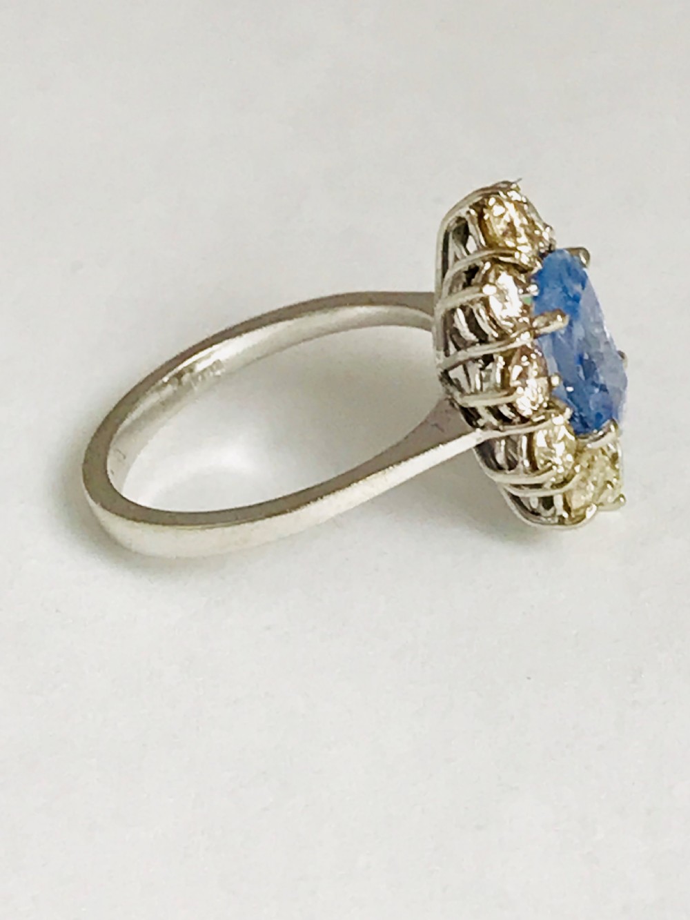 Stunning 18ct White Gold 1.6ct Diamond & 1.6ct Cornflower Blue Sapphire Ring View III