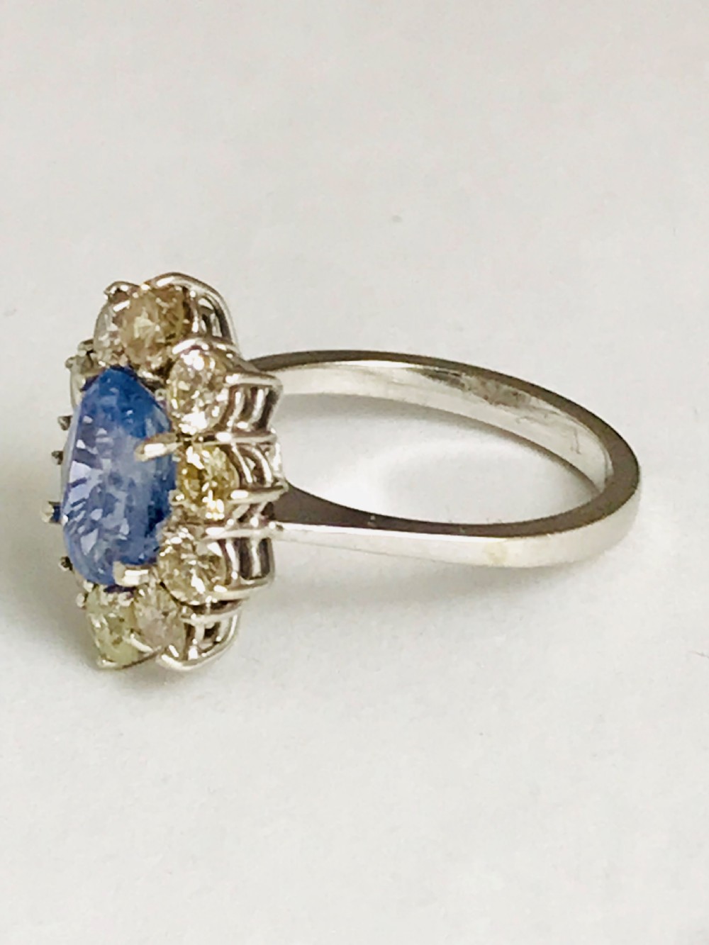 Stunning 18ct White Gold 1.6ct Diamond & 1.6ct Cornflower Blue Sapphire Ring View IV