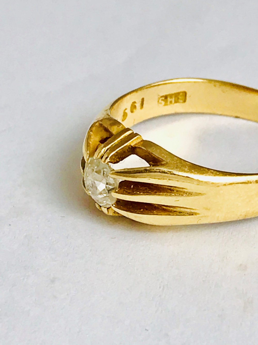 Superb 18CT Old Brilliant Cut Gentleman's Diamond Solitaire Ring  View III