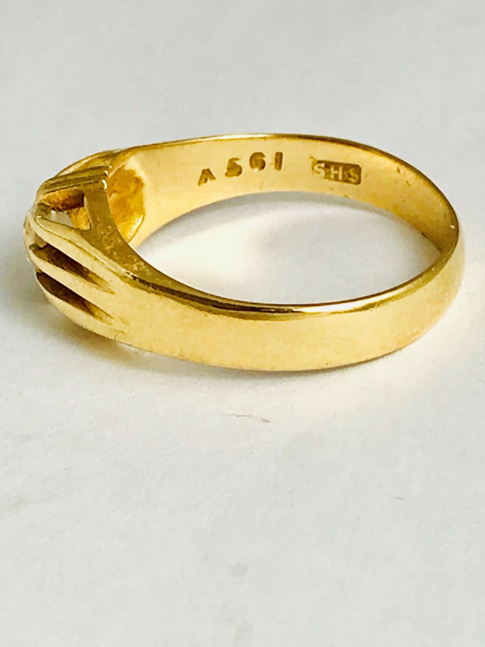 Superb 18CT Old Brilliant Cut Gentleman's Diamond Solitaire Ring  View VI