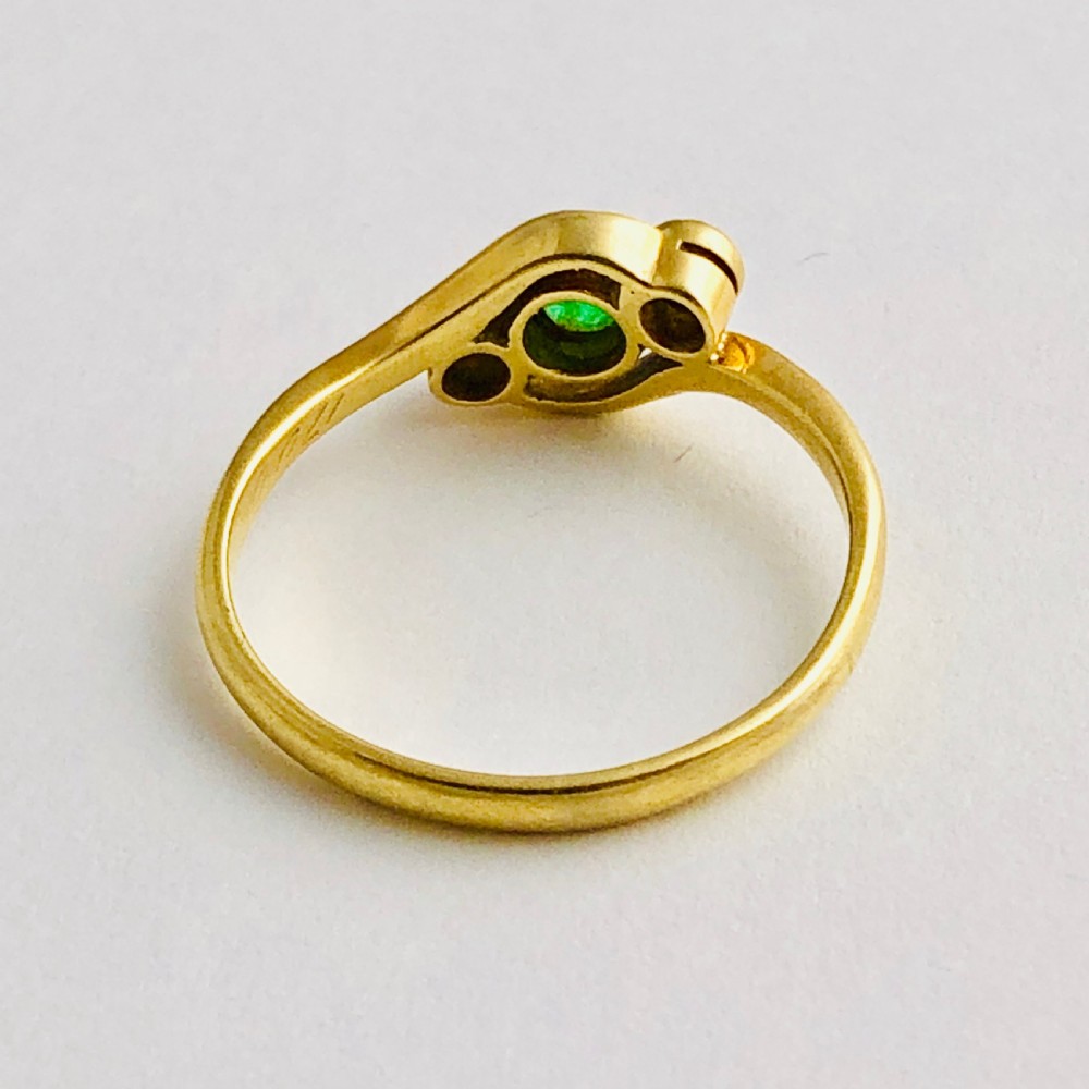 CHARMING, VICTORIAN, 18 CT GOLD AND PLATINUM RING WITH EMERALD AND DIAMONDS View V