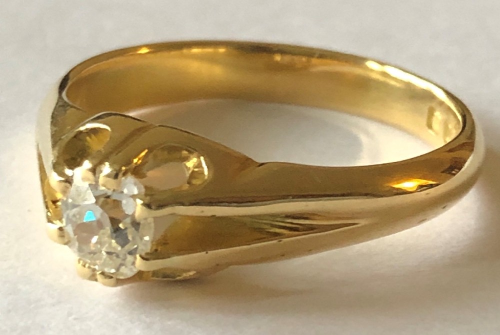 Lovely Victorian unisex 18 carat gold diamond solitaire ring