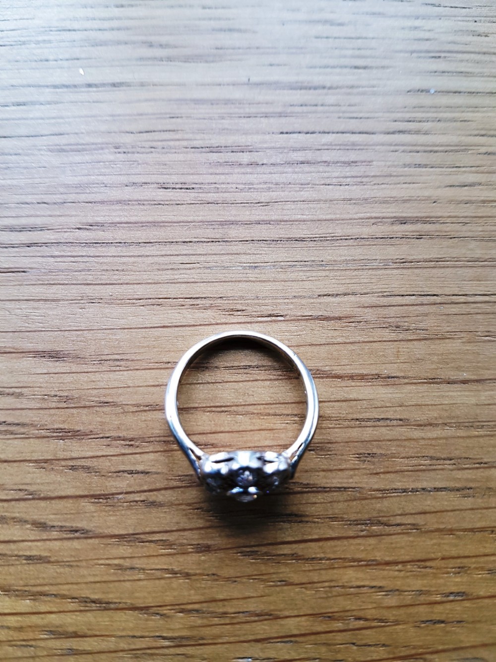 Beautiful 18ct White Gold Antique 1ct Diamond Cluster Ring View VII