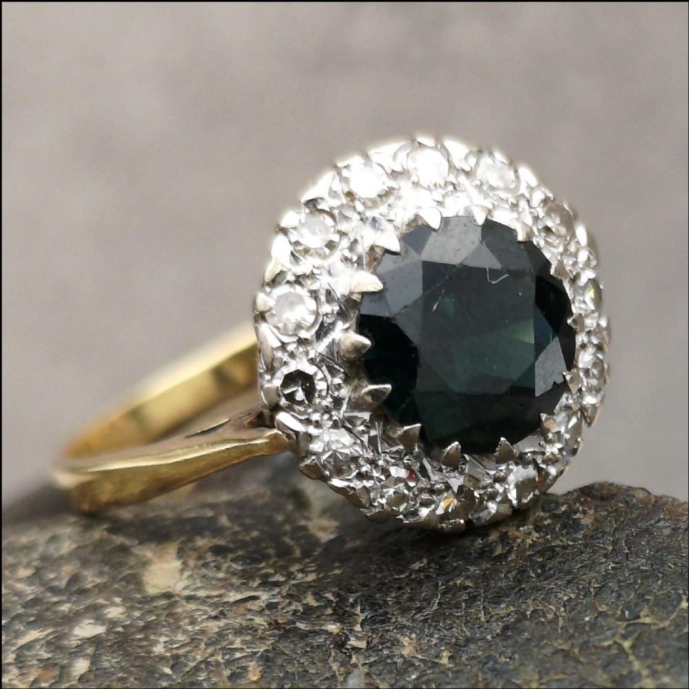 Stunning  Large 18ct Gold Sapphire 1.75ct & Diamond 0.50ct Ring