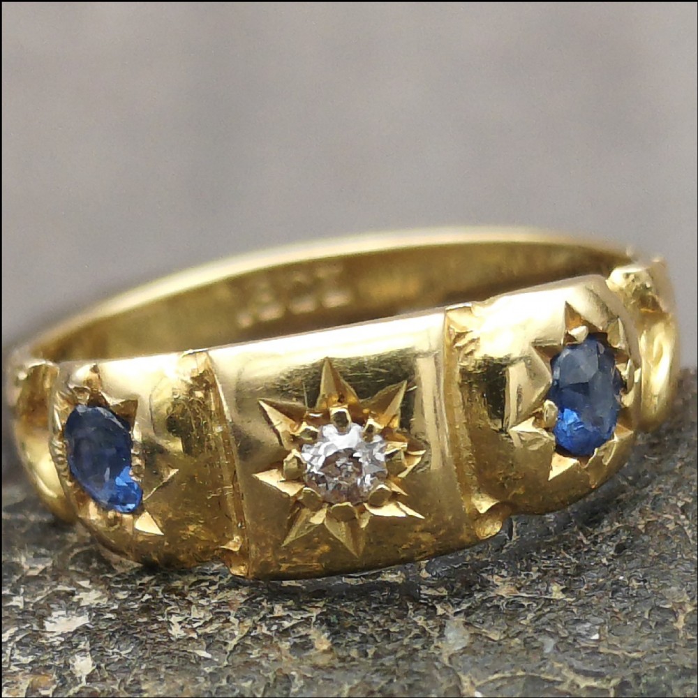 Lovely Victorian 18ct Gold Sapphire & Diamond Gypsy Ring