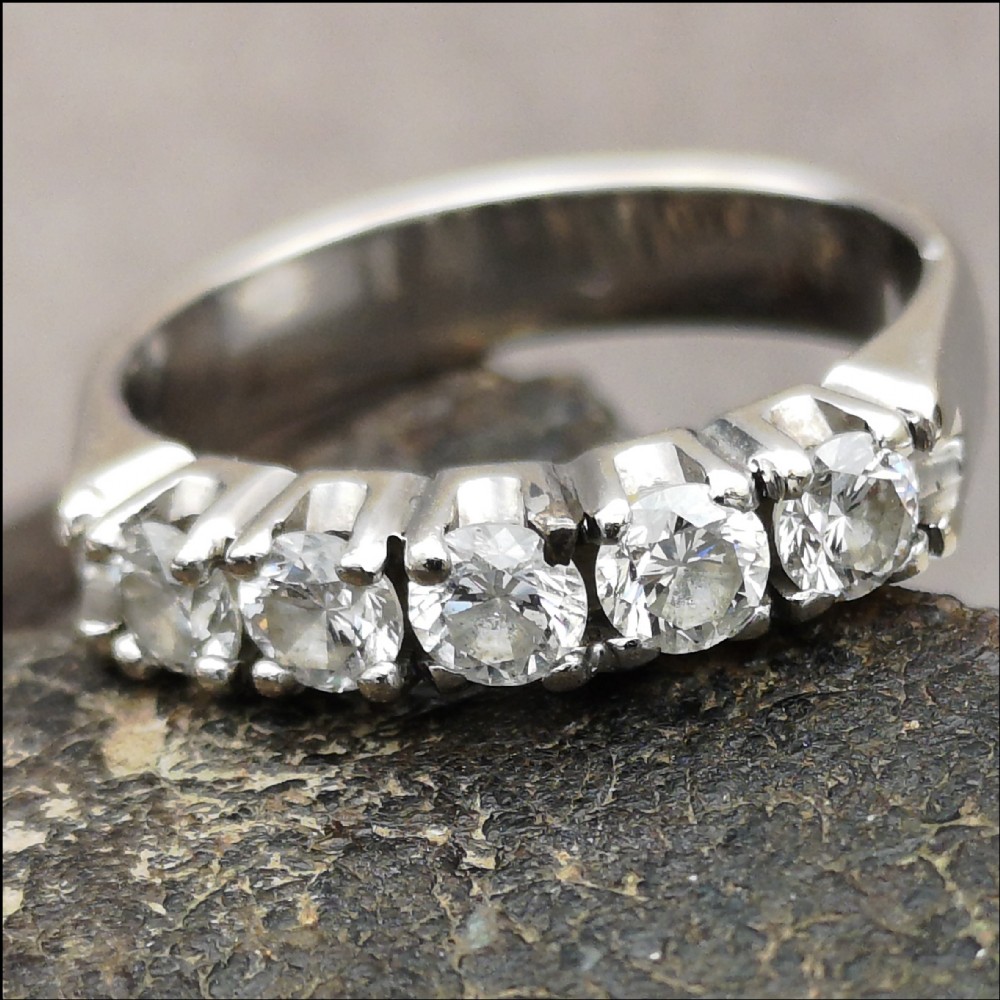 Stunning 18ct White Gold, 0.92 ct Diamond 5 Stone Ring