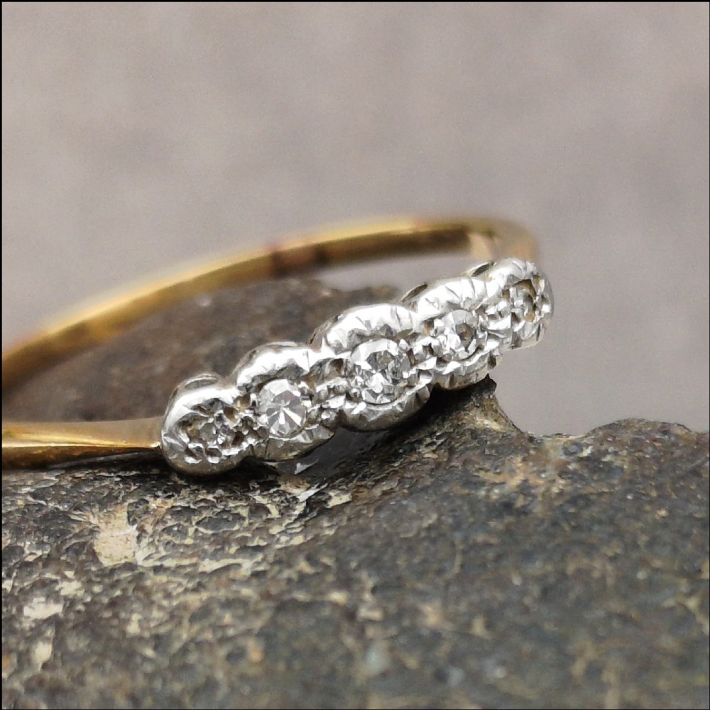 Antique 18ct Gold  5 Stone Diamond Ring