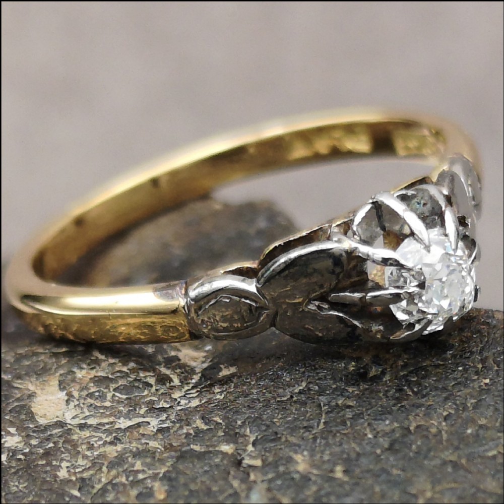 Lovely Edwardian 18ct Gold & Platinum Diamond Solitaire Ring