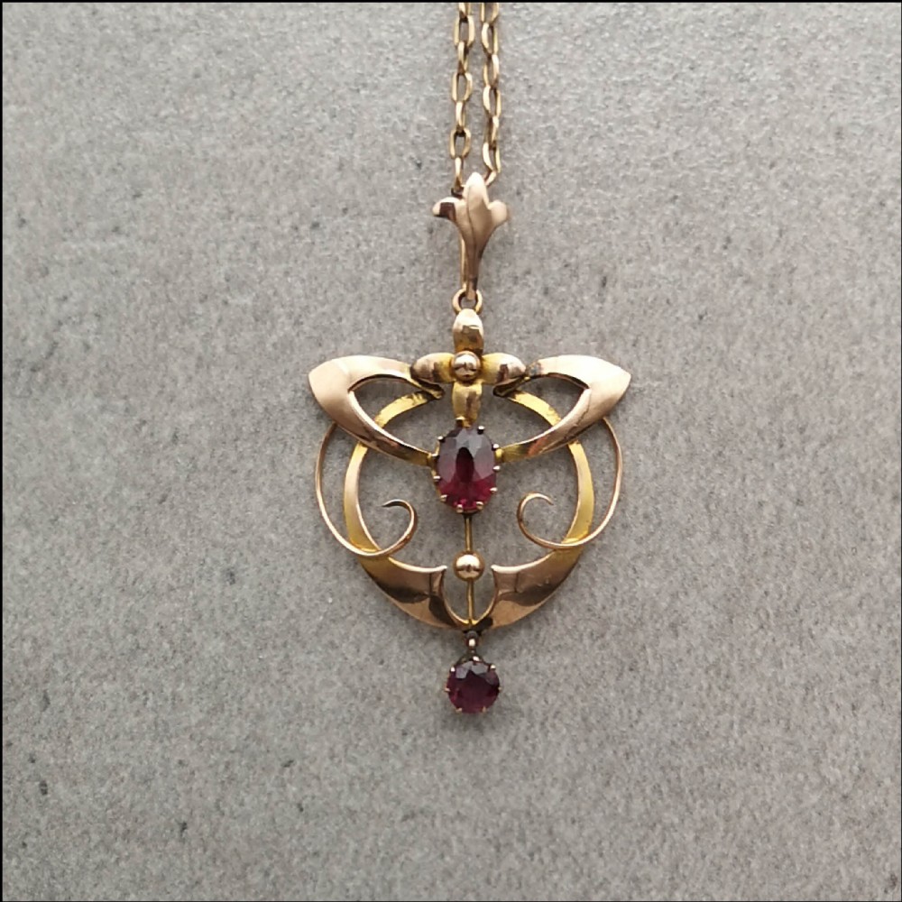 Superb Art Nouveau 9ct Gold Necklace with Garnet Pendant 