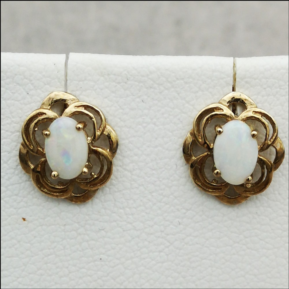  9ct Gold Opal Stud Earrings