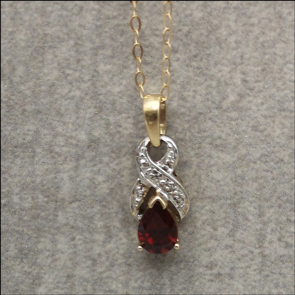 9ct Gold Diamond & Pear Drop Garnet Vintage Pendant
