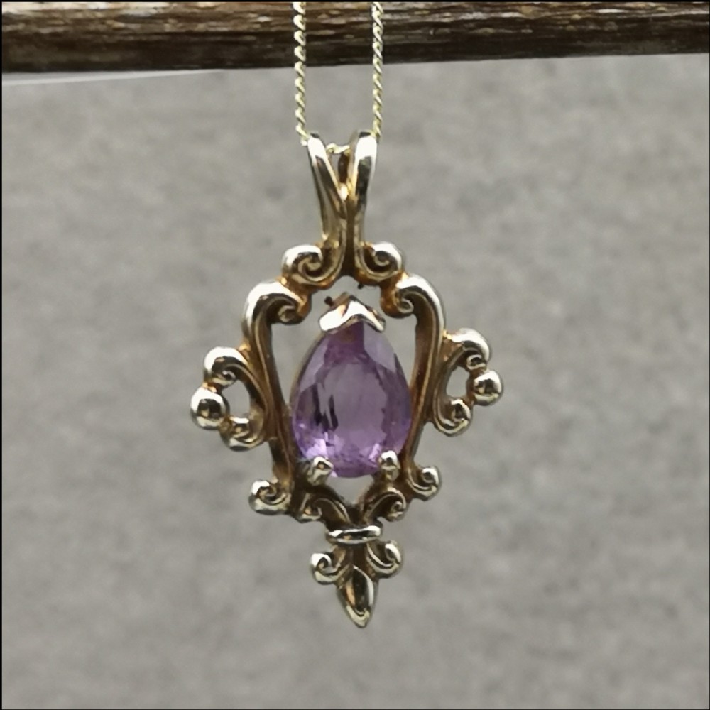 9ct Gold Amethyst Stone Set Pendant and Chain