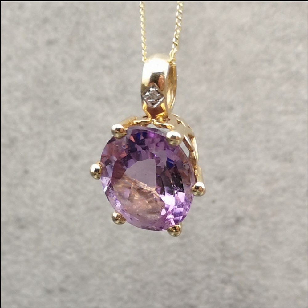 9ct Gold Diamond & 5ct Amethyst Pendant and Chain