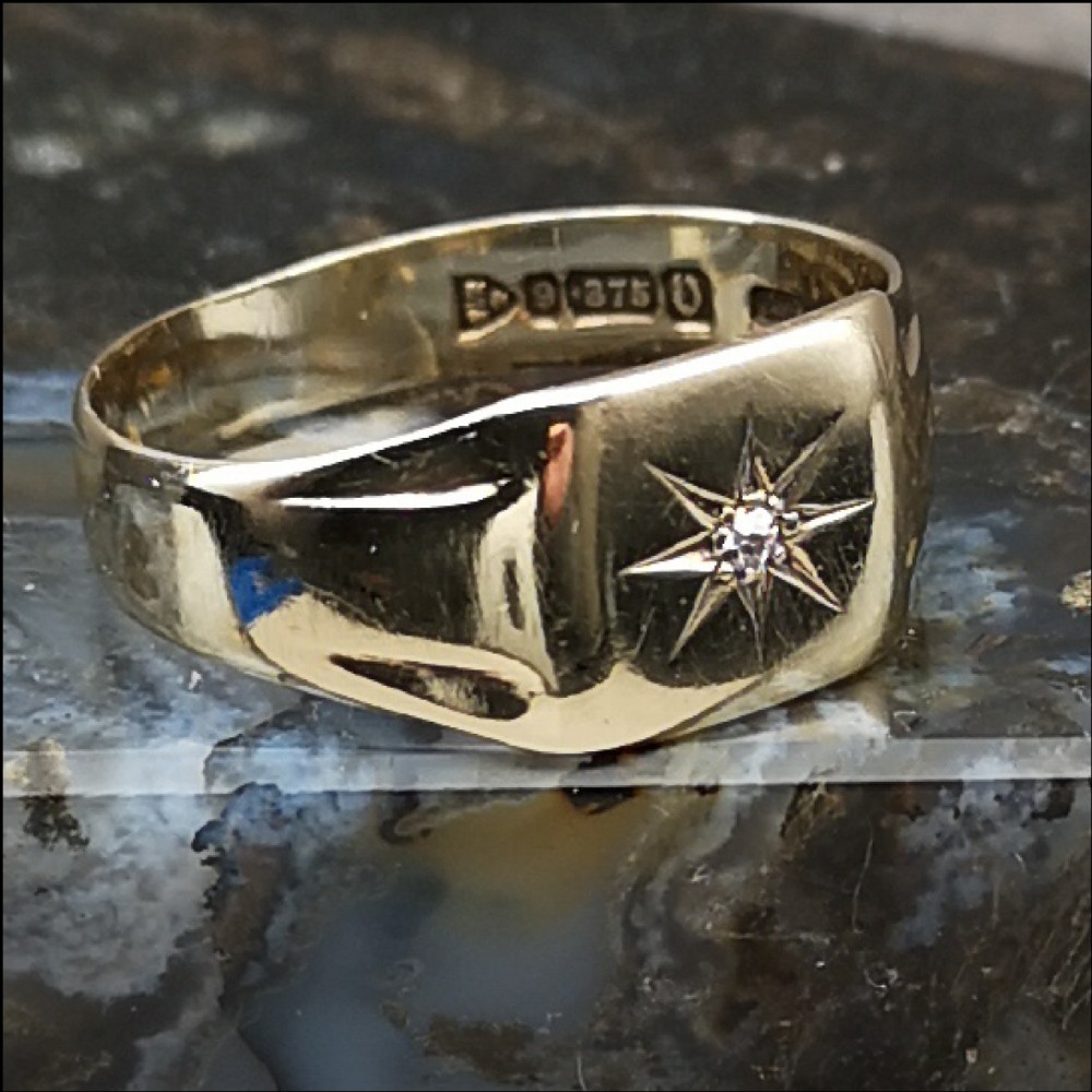 9ct Gold Men Signet Ring with Diamond d.1914