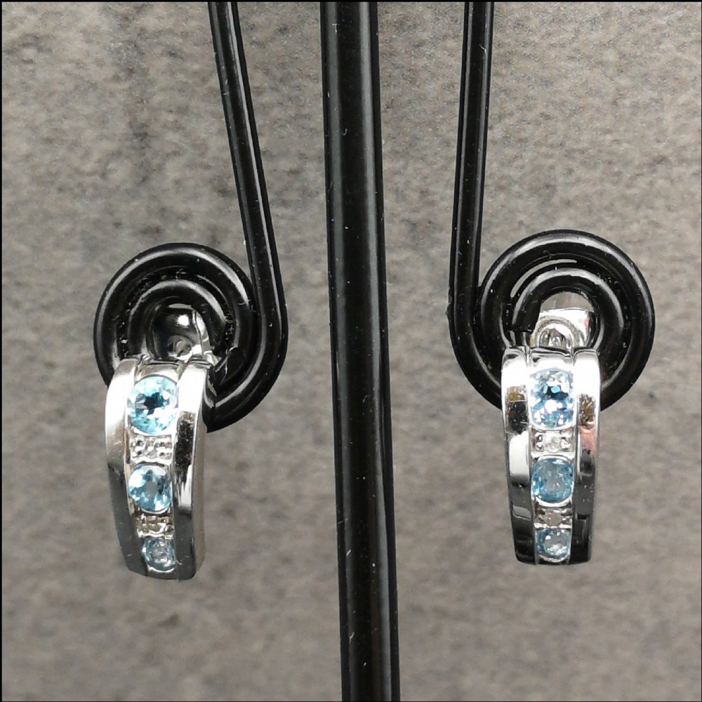 9ct Gold Blue Topaz & Diamond Stud Earrings 