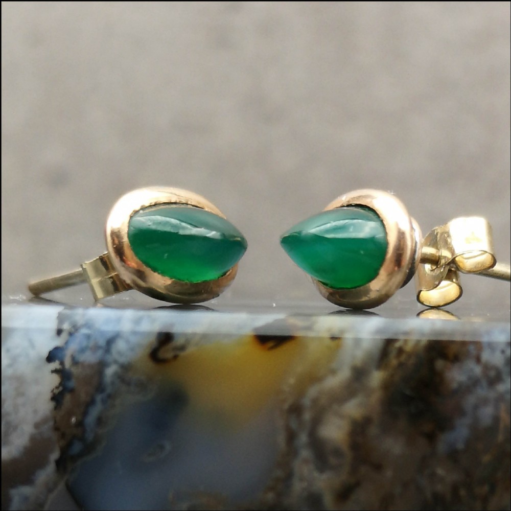 9ct Gold Emerald Cabochon Earrings