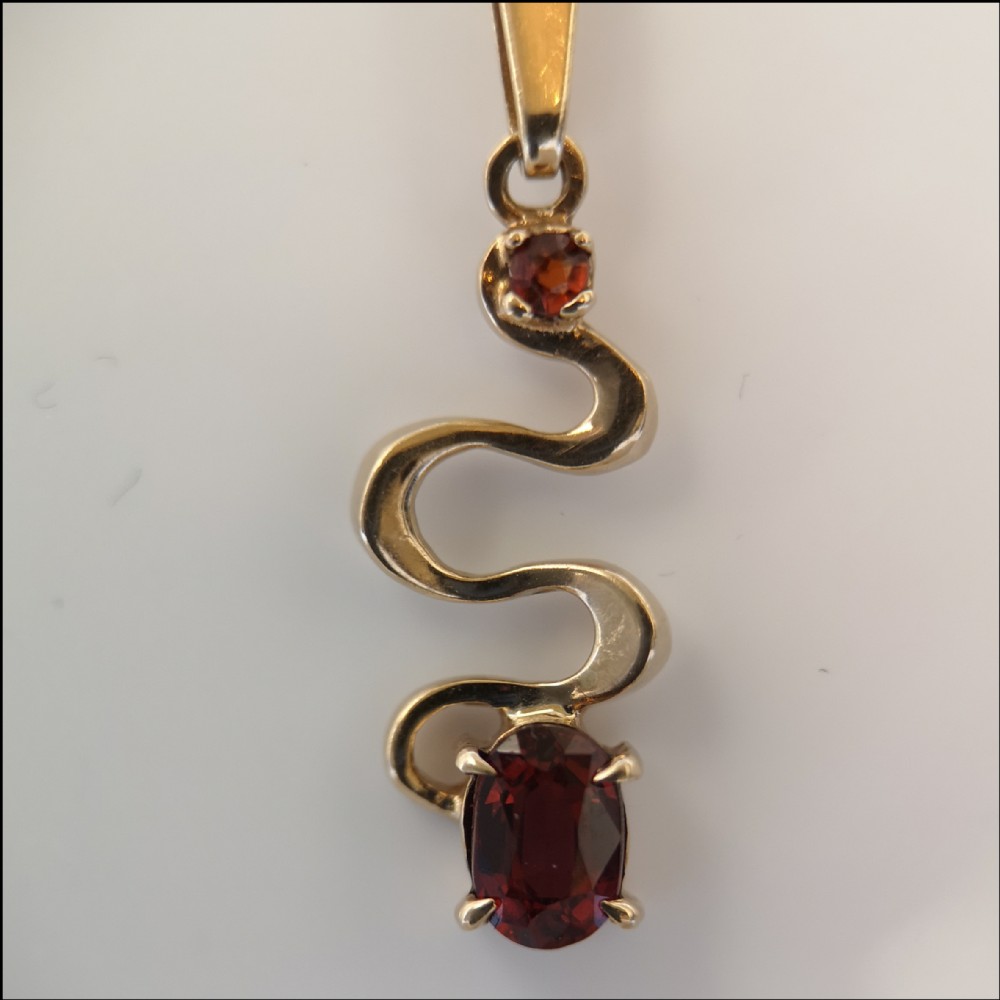 9ct Gold Garnet Vintage Snake Pendant On Chain