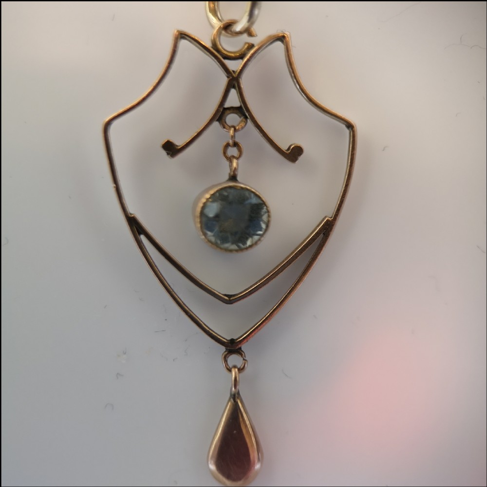 9ct Gold Topaz  Art Nouveau (1890-1910) Pendant and Chain