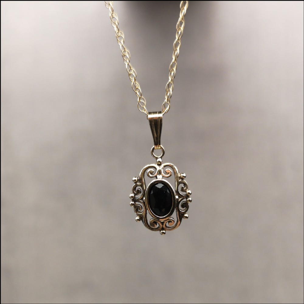9ct Gold Sapphire Pendant Necklace