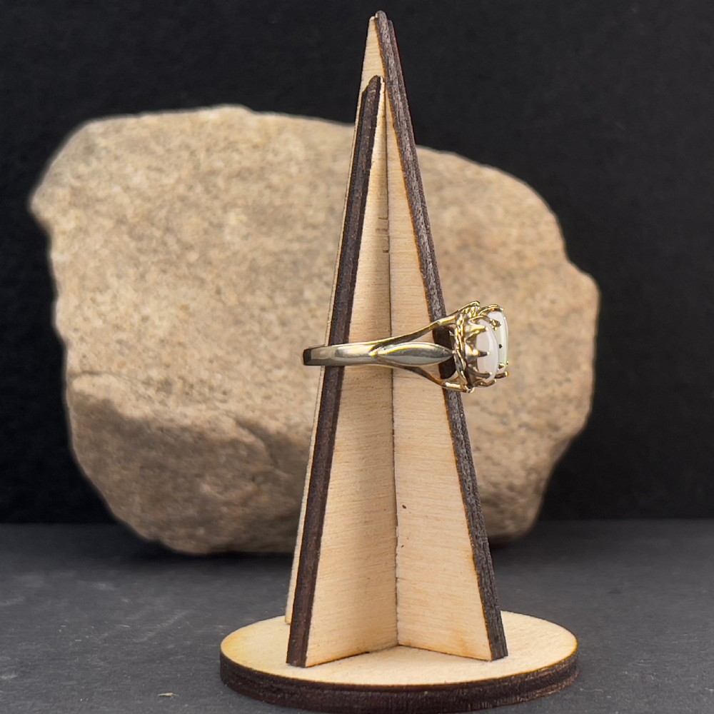 9ct Gold Vintage Three Stone Opal Ring View X
