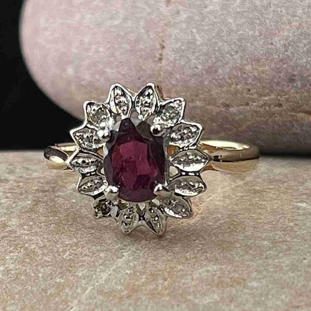 9ct Gold Garnet & Diamond Ring