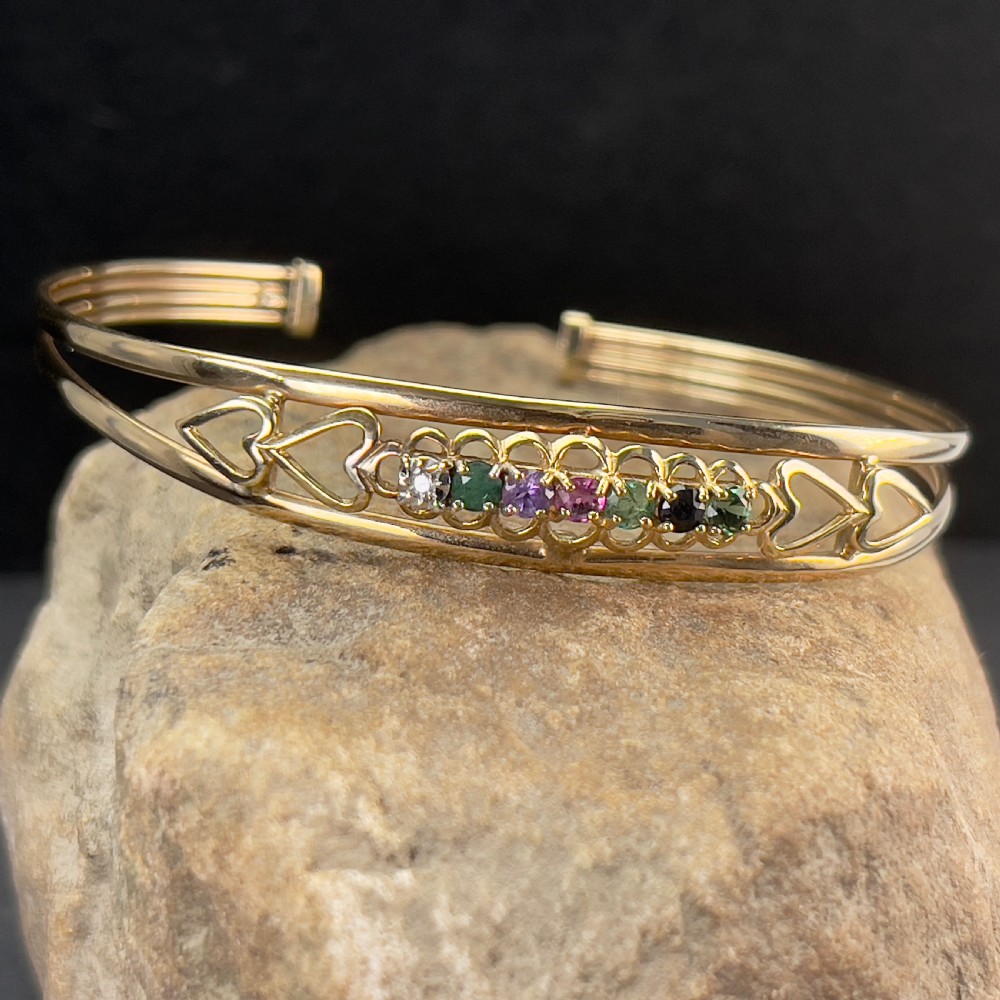 9ct Gold Vintage DEAREST Bangle View V