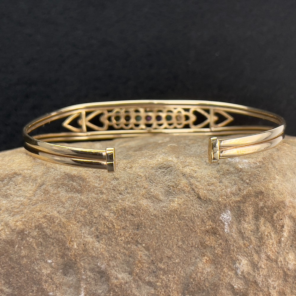 9ct Gold Vintage DEAREST Bangle View VI