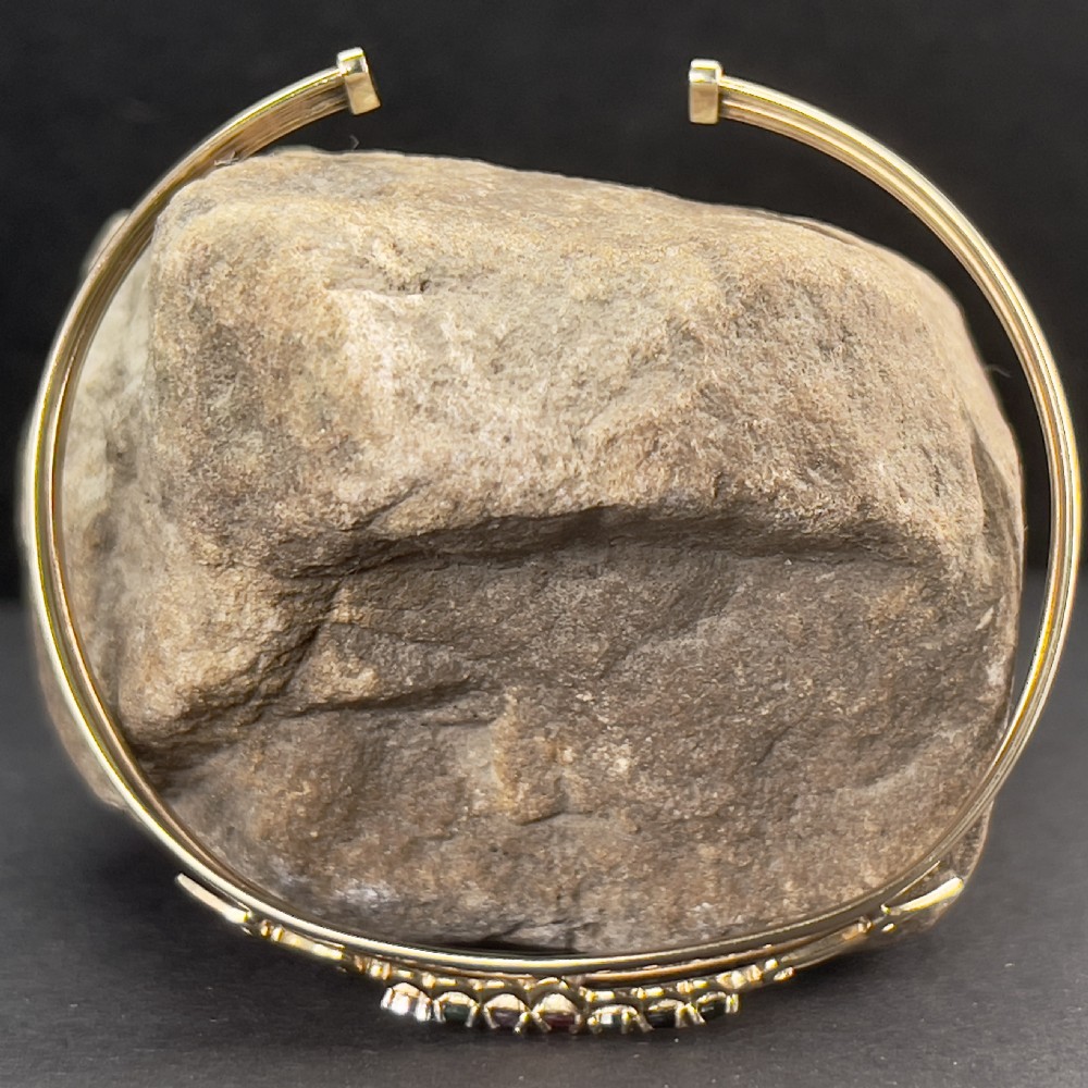 9ct Gold Vintage DEAREST Bangle View IX