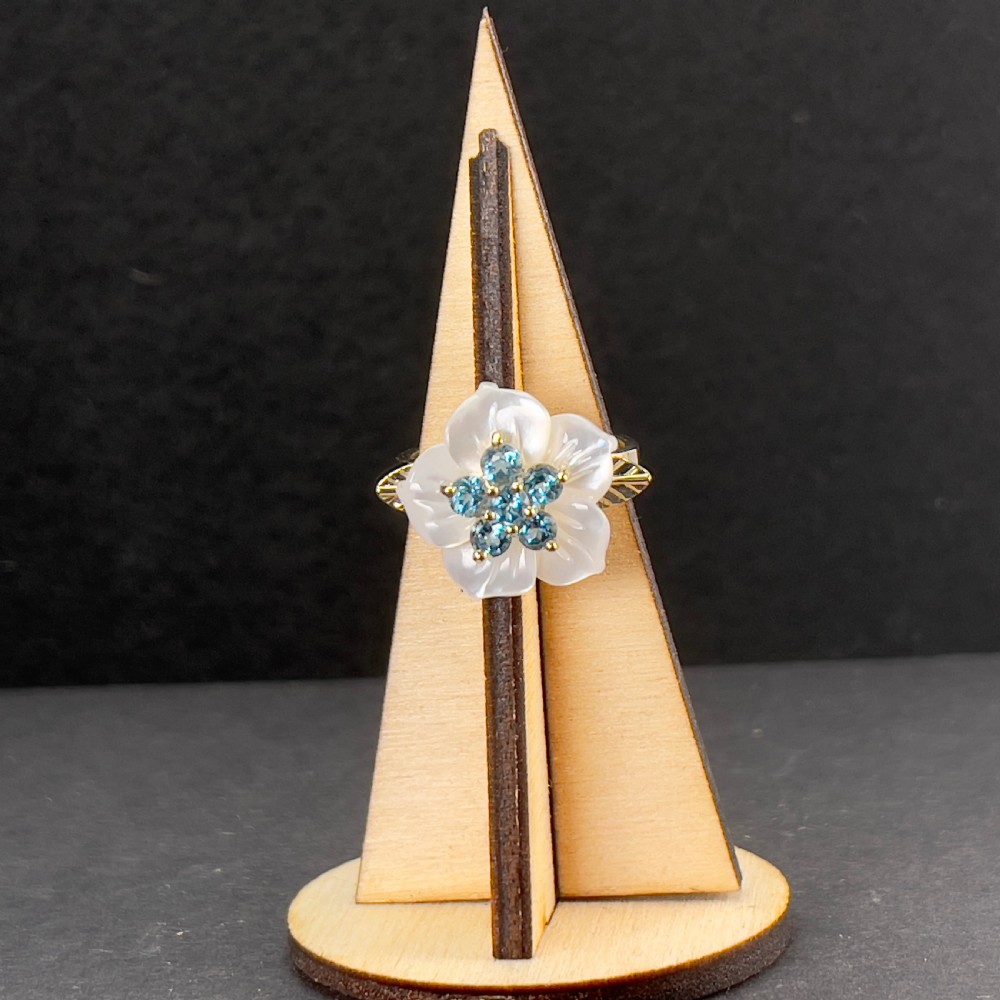 9ct Gold Mother of Pearl & Blue Topaz Flower Ring View VI