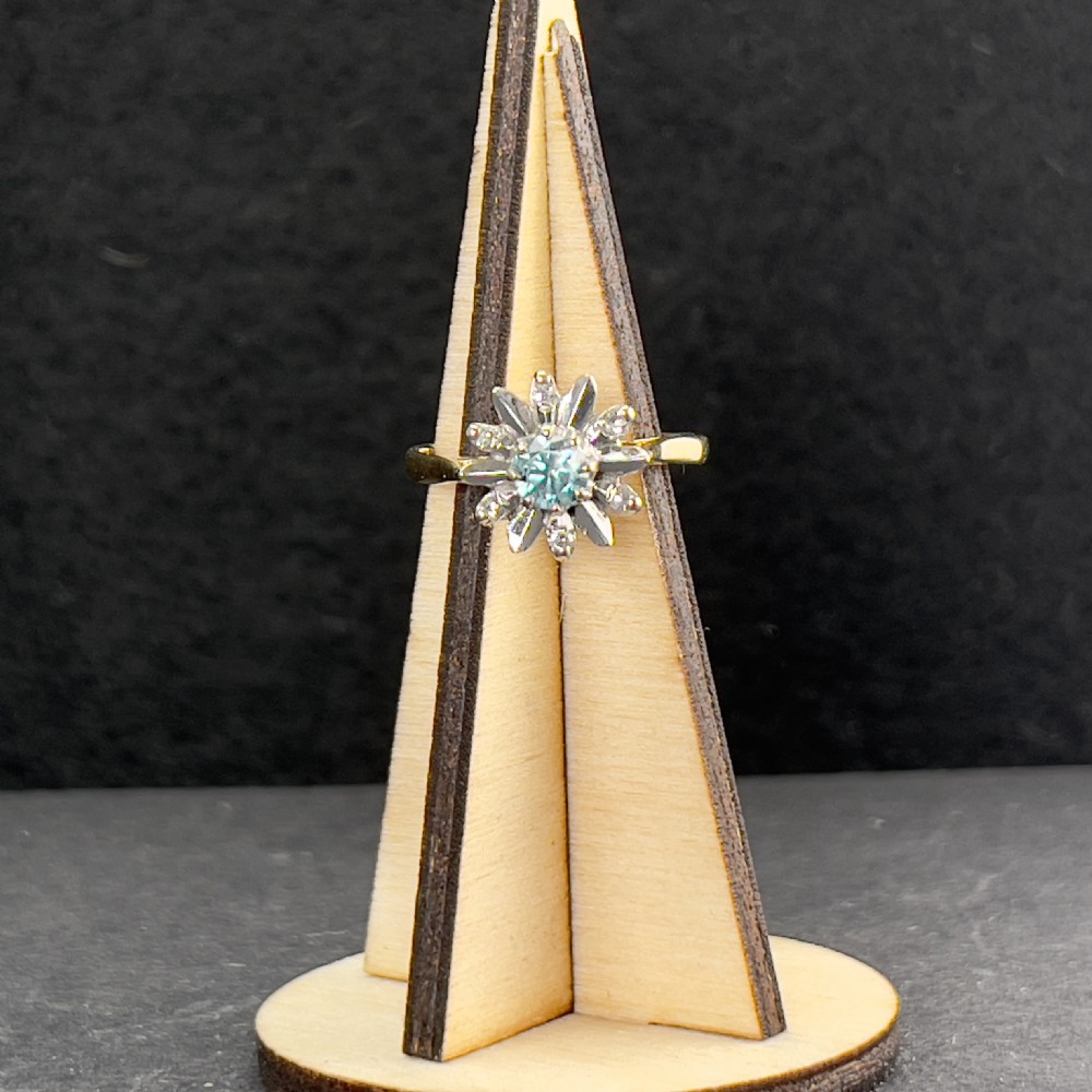 18ct Gold Aquamarine & Diamond Starburst Ring View VIII