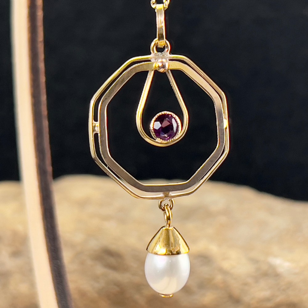 9ct Gold Art Nouveau Amethyst And Cultured Pearl Pendant Necklace