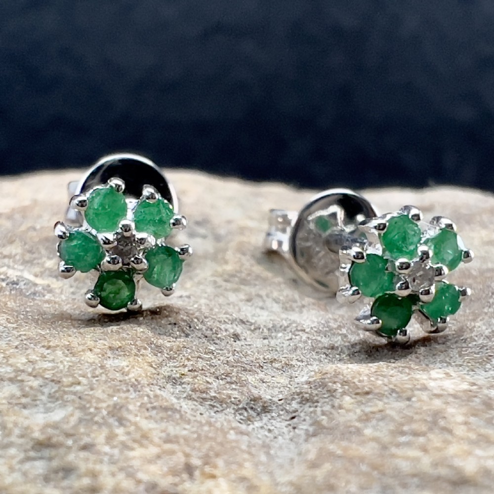 9ct White Gold Diamond & Emerald Cluster Stud Earring