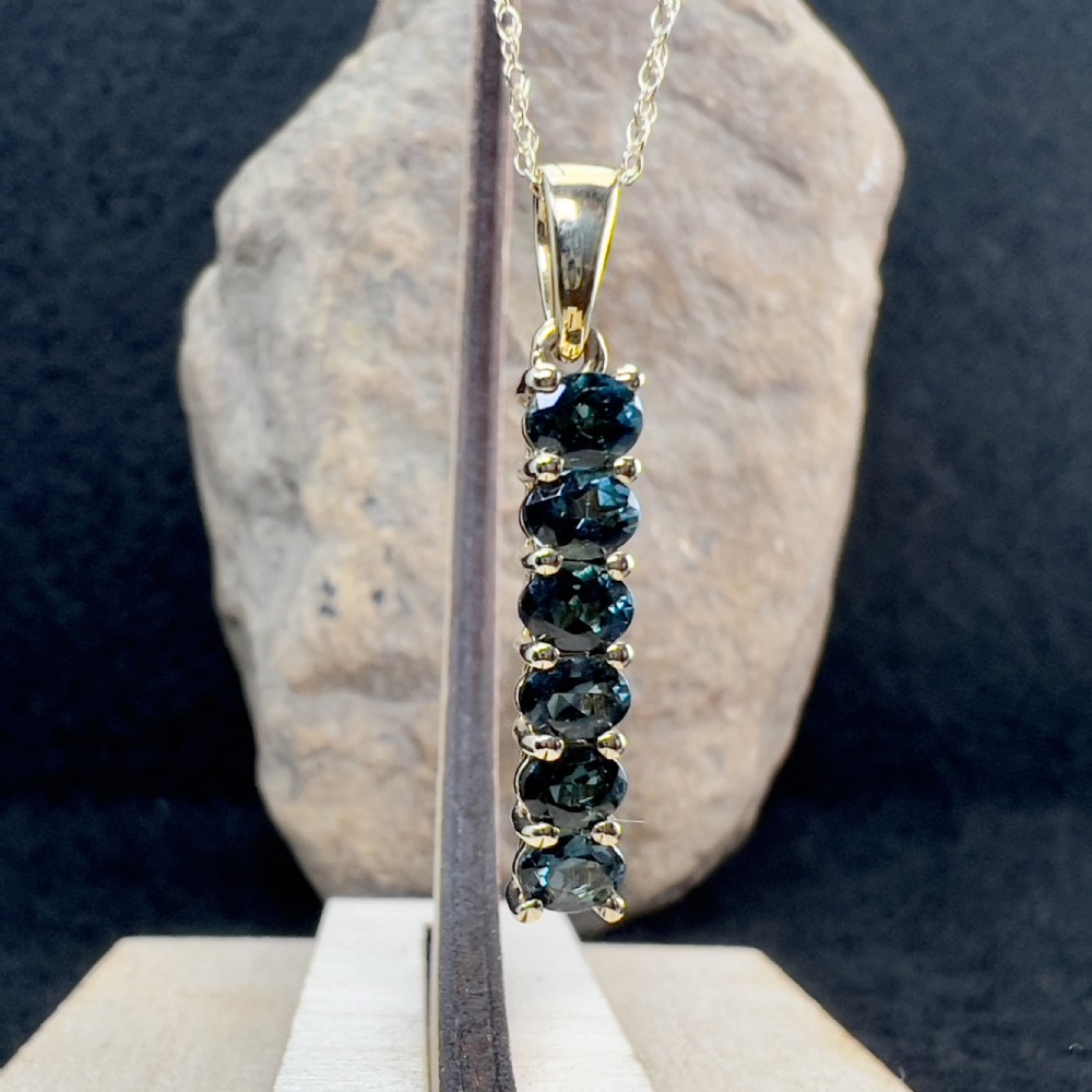 10ct Gold Blue Topaz Pendant Necklace