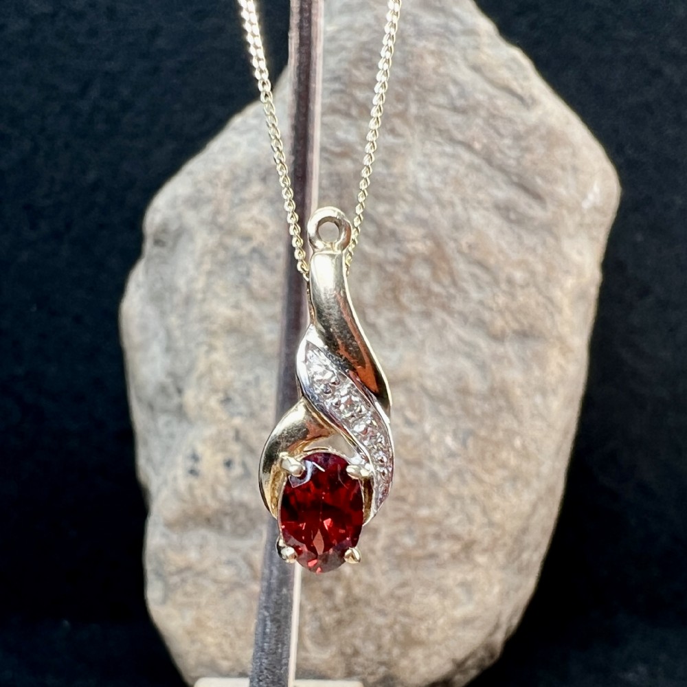 9ct Gold Garnet and Diamond Pendant Necklace