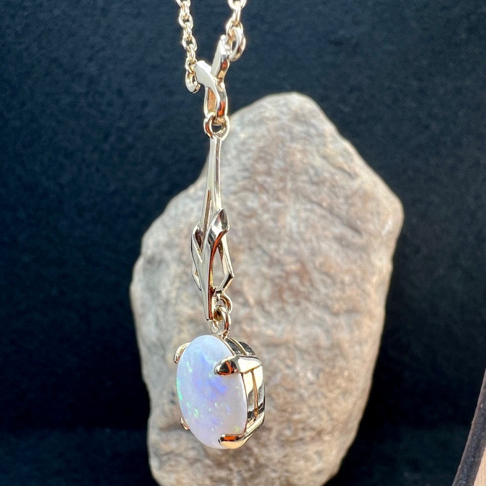 9ct Gold Vintage Opal Pendant Necklace View III