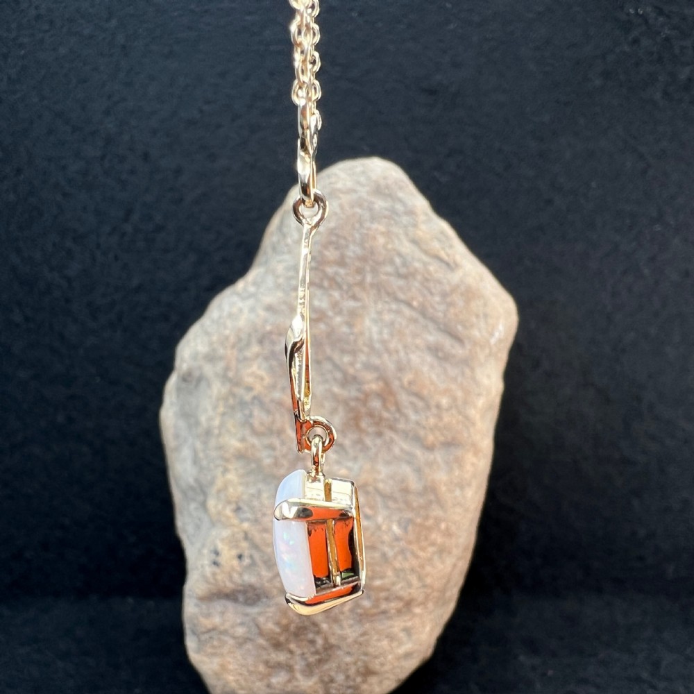 9ct Gold Vintage Opal Pendant Necklace View V