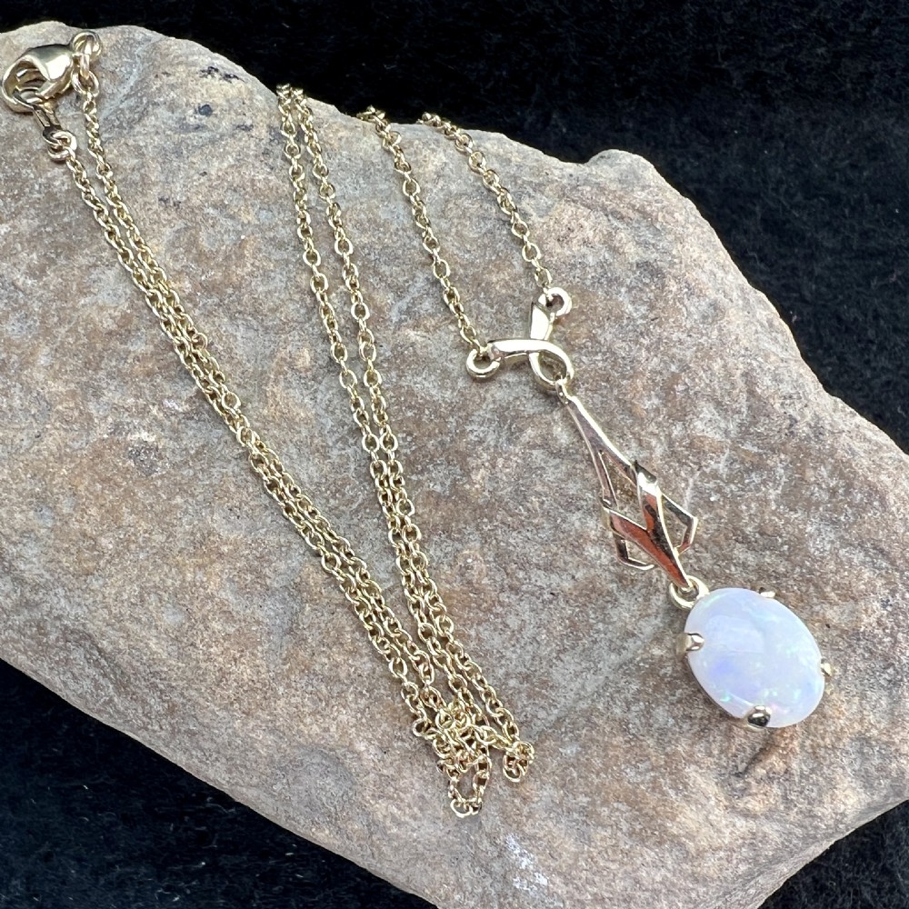 9ct Gold Vintage Opal Pendant Necklace View XIV