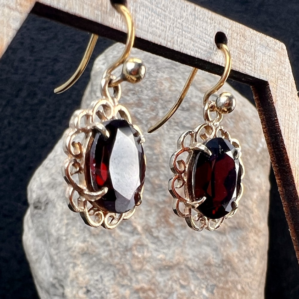 9ct Gold Garnet Pendant Drop Dangly Earrings