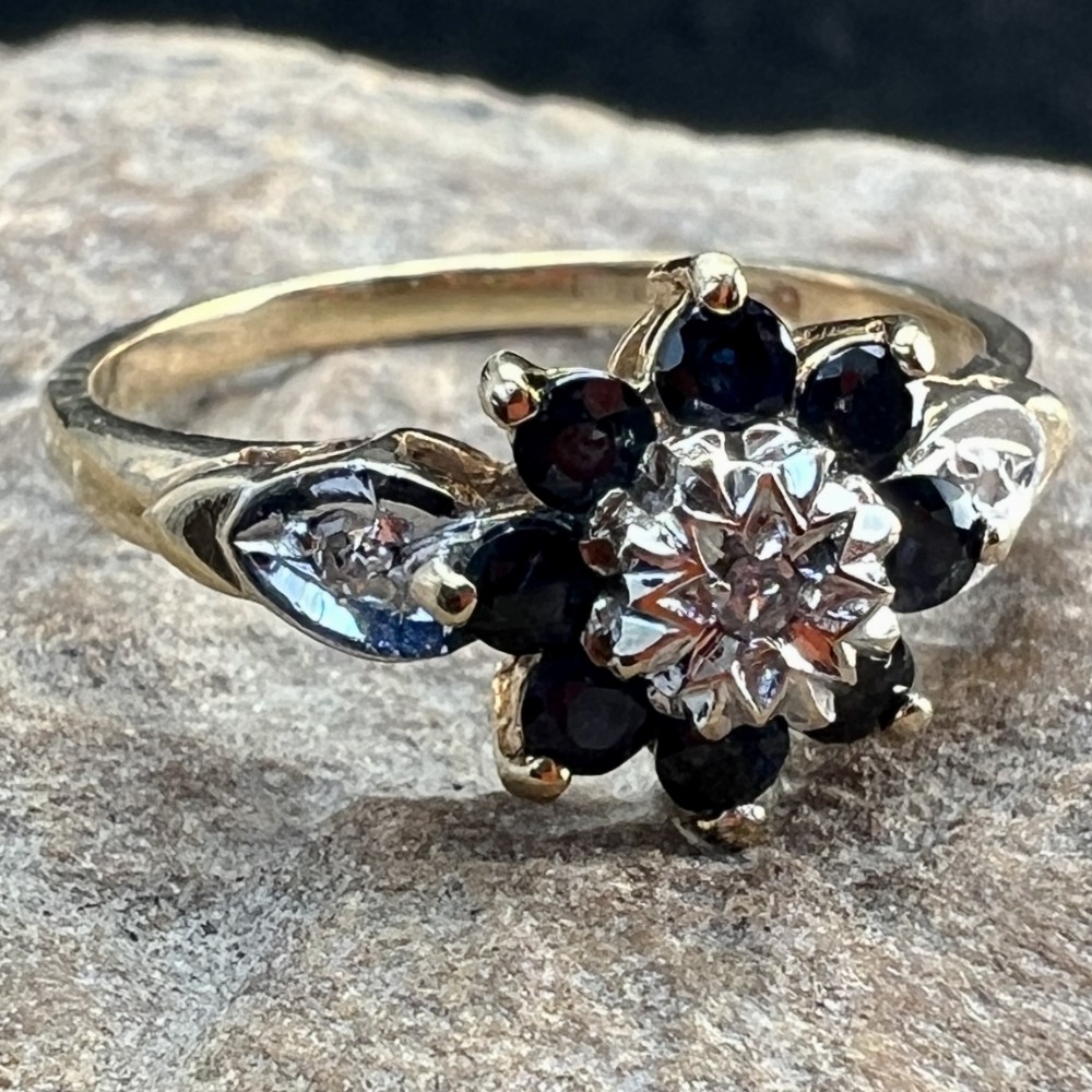 9ct Gold Diamond & Sapphire Cluster Ring