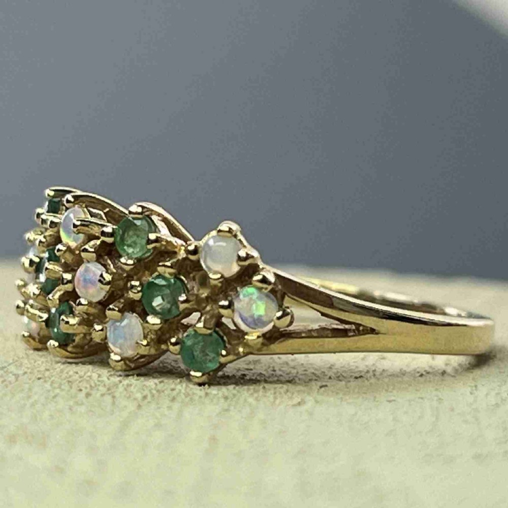 9ct Gold Unusal Emerald & Opal Cluster Ring