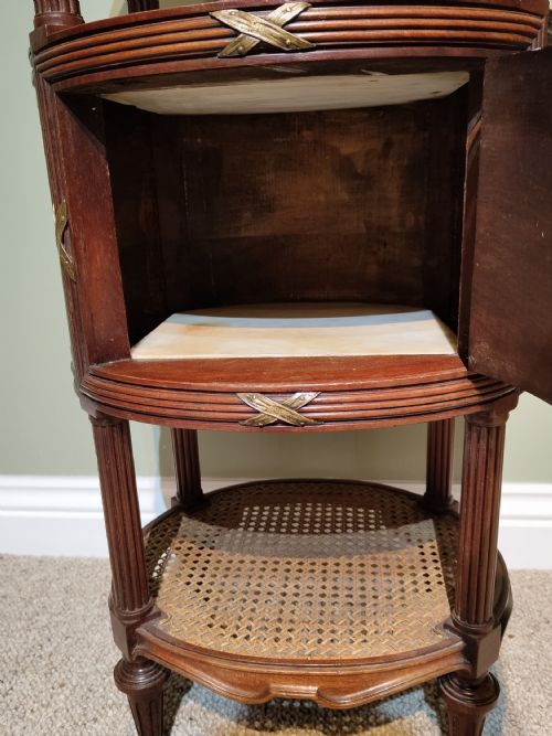 ANTIQUE PAIR OF BEDSIDE CABINETS - ADDITIONAL PHOTO 6