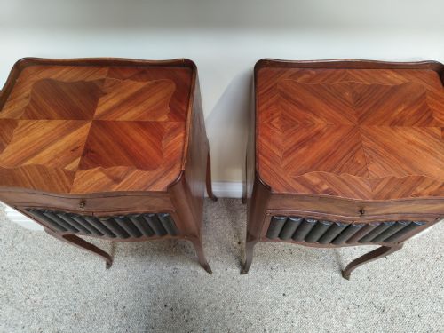 ANTIQUE PAIR OF BEDSIDE CABINETS - ADDITIONAL PHOTO 6