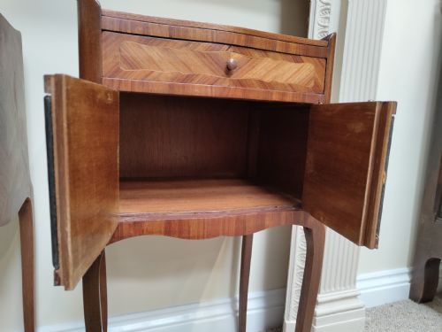 ANTIQUE PAIR OF BEDSIDE CABINETS - ADDITIONAL PHOTO 7