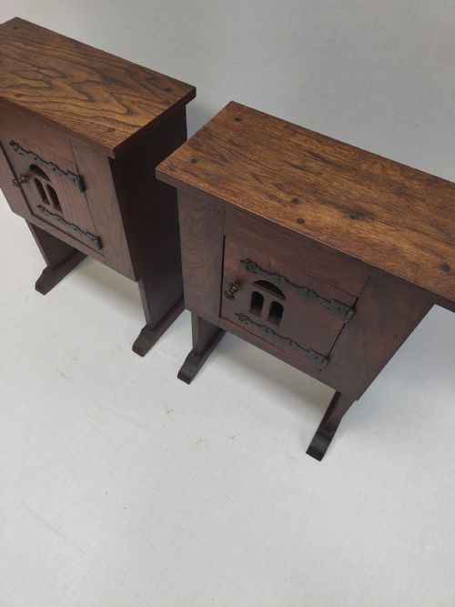 ANTIQUE PAIR OF BEDSIDE CABINETS - ADDITIONAL PHOTO 5
