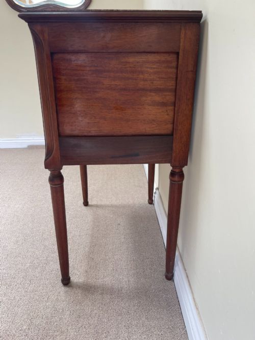 SMALL SIDE TABLE - ADDITIONAL PHOTO 1