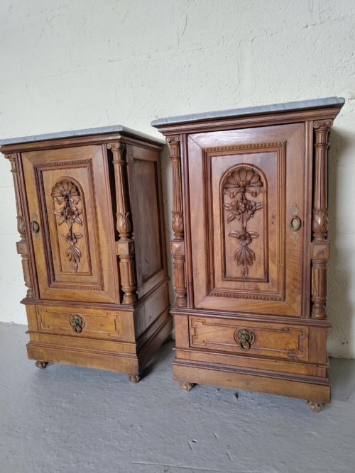 ANTIQUE PAIR OF BEDSIDE CABINETS - ADDITIONAL PHOTO 1