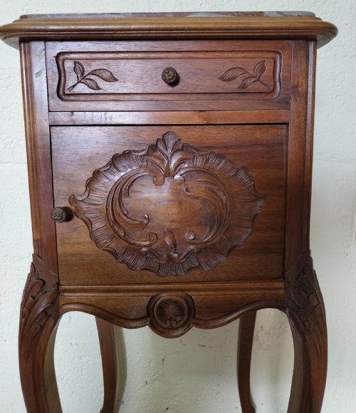 ANTIQUE BEDSIDE CABINET - ADDITIONAL PHOTO 6