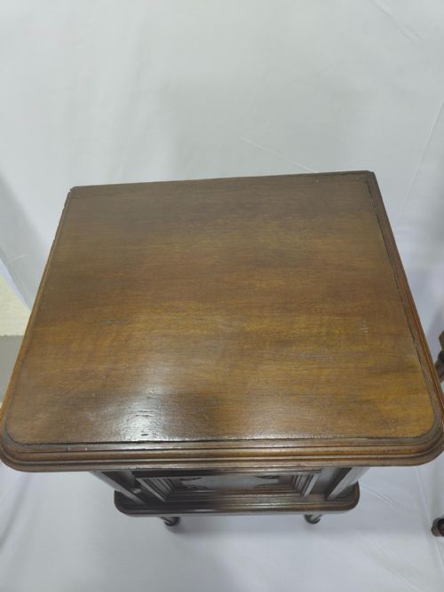 ANTIQUE PAIR OF BEDSIDE CABINETS - ADDITIONAL PHOTO 3
